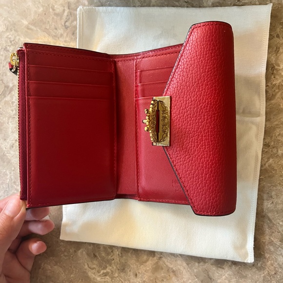 MCM Patricia Tri-fold Wallet - Picture 4 of 8